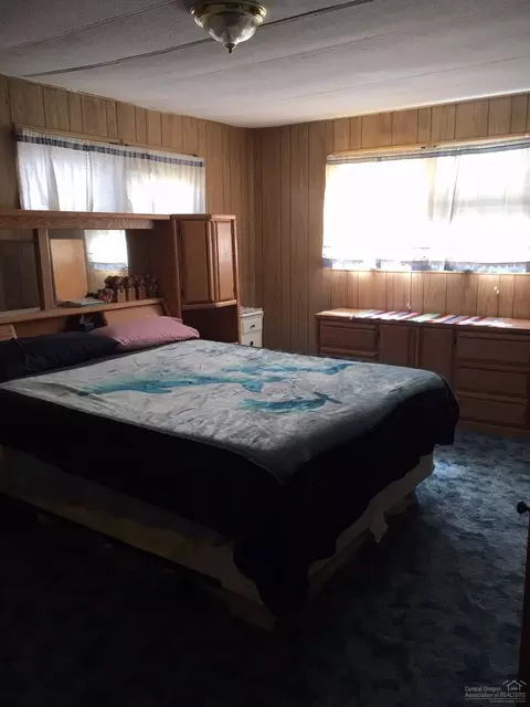 60983 SW Mcmullin Dr, Bend, OR 97702 photo 3