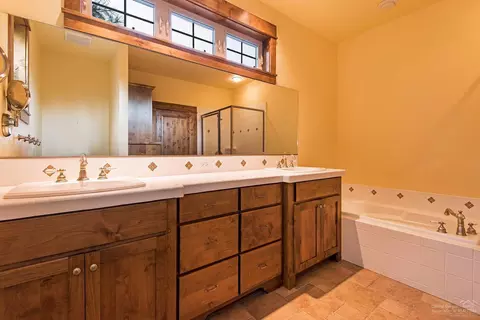 61335 Big Eddy Cir, Bend, OR 97702 photo 9