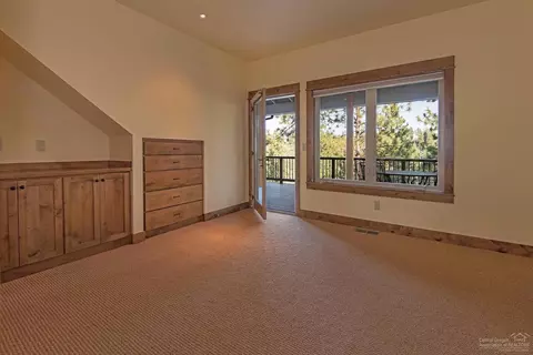 61335 Big Eddy Cir, Bend, OR 97702 photo 8