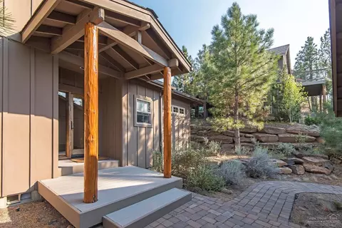 61335 Big Eddy Cir, Bend, OR 97702 photo 2
