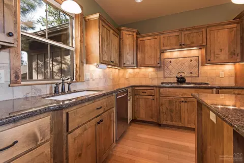 61335 Big Eddy Cir, Bend, OR 97702 photo 7