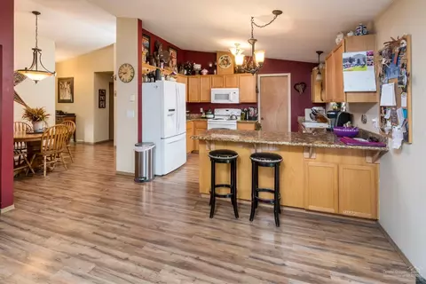 15836 Davis Ave, La Pine, OR 97739 photo 9