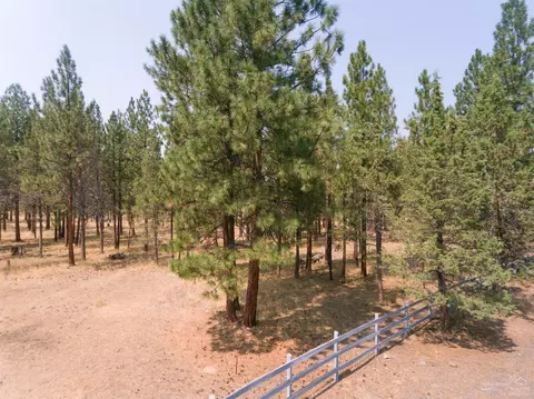 16196 S Foothill Loop, Sisters, OR 97759 photo 3