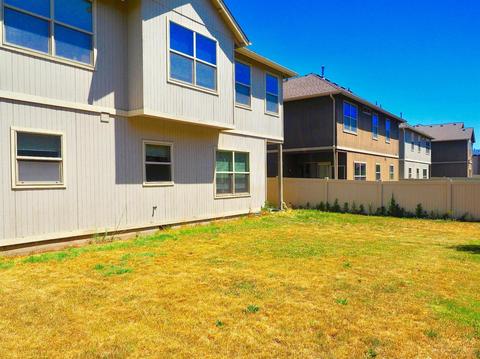 665 SE Glengarry Pl, Bend, OR 97702 photo 10
