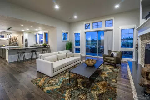 19343 Alianna, Bend, OR 97702 photo 10