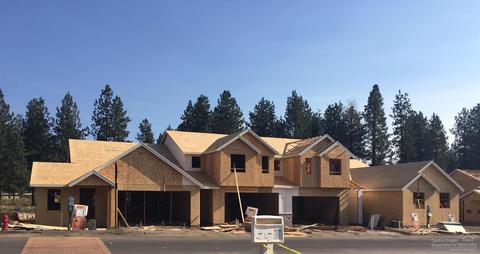 60455 Hedgewood Ln, Bend, OR 97702 photo 2
