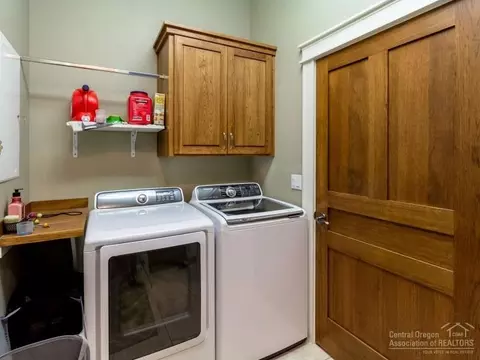 1891 NE Cliff Dr, Bend, OR 97701 photo 14