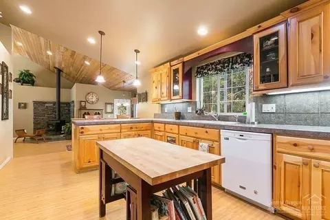 52160 Foxtail Rd, La Pine, OR 97739 photo 8