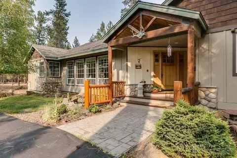 52160 Foxtail Rd, La Pine, OR 97739 photo 1
