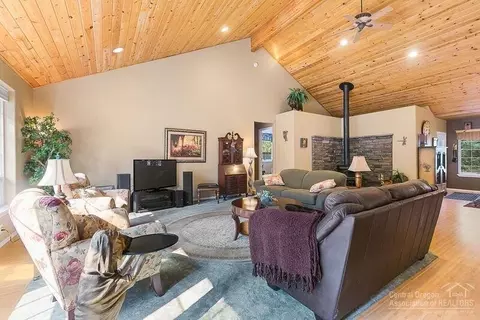 52160 Foxtail Rd, La Pine, OR 97739 photo 5