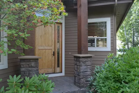 120 NW Phils Loop, Bend, OR 97703 photo 2
