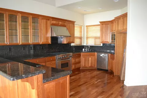 120 NW Phils Loop, Bend, OR 97703 photo 3