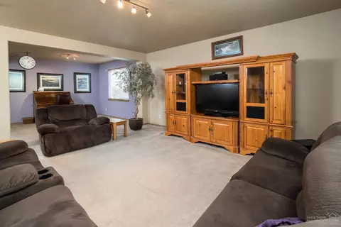 21190 Ritz Pl, Bend, OR 97702 photo 4