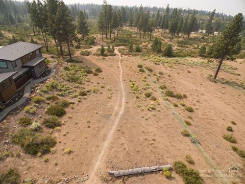 61301 Bonneville Loop, Bend, OR 97702 photo 4
