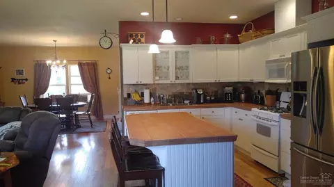 20680 Jayhawk Ln, Bend, OR 97702 photo 9