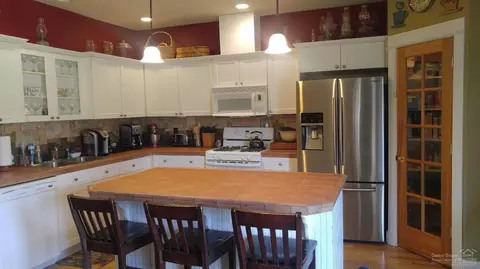 20680 Jayhawk Ln, Bend, OR 97702 photo 8