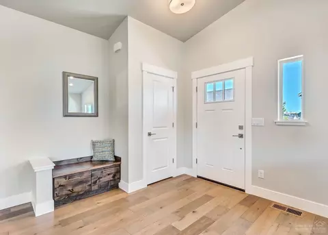 20773 Kilbourne Loop, Bend, OR 97701 photo 3