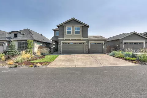 61057 Manhae Loop, Bend, OR 97702 photo 2