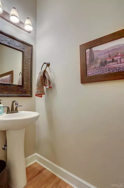 61057 Manhae Loop, Bend, OR 97702 photo 11
