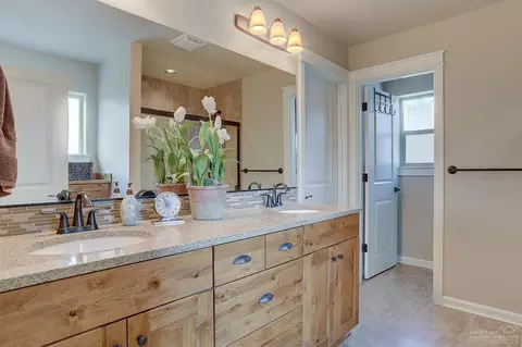 61057 Manhae Loop, Bend, OR 97702 photo 19