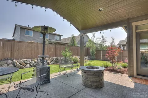 61057 Manhae Loop, Bend, OR 97702 photo 23