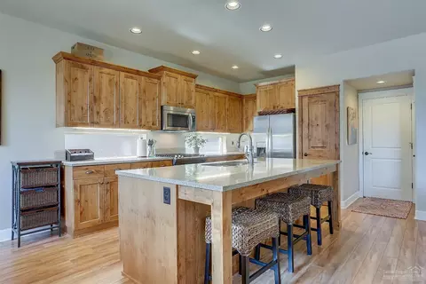 61057 Manhae Loop, Bend, OR 97702 photo 7