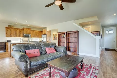 61057 Manhae Loop, Bend, OR 97702 photo 4