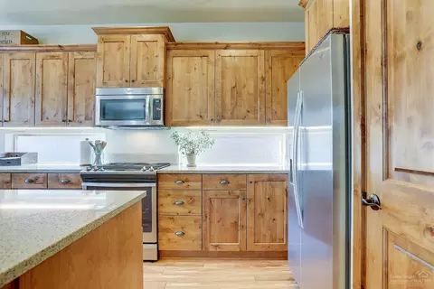 61057 Manhae Loop, Bend, OR 97702 photo 9