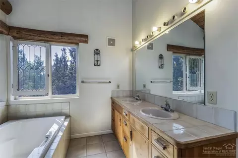 66975 West St, Bend, OR 97703 photo 12