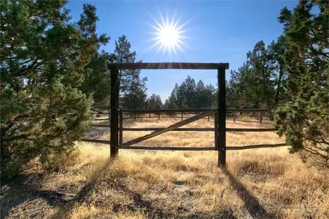 66975 West St, Bend, OR 97703 photo 18