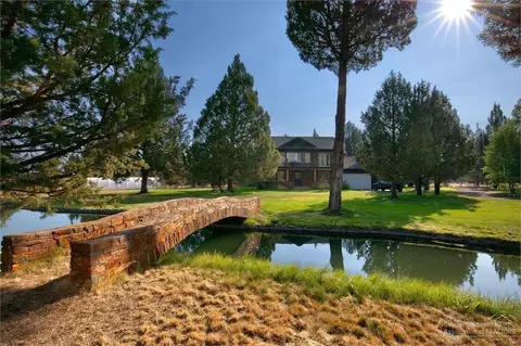 66975 West St, Bend, OR 97703 photo 1
