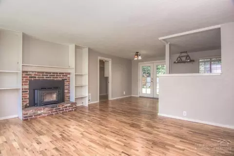 1206 NE Burnside Ave, Bend, OR 97701 photo 4