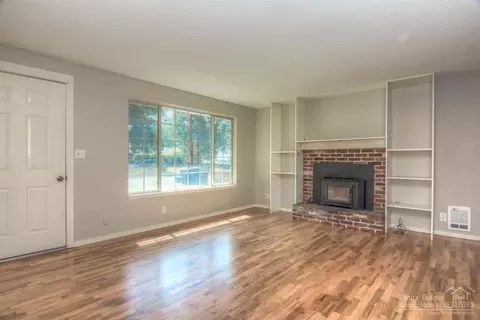 1206 NE Burnside Ave, Bend, OR 97701 photo 3