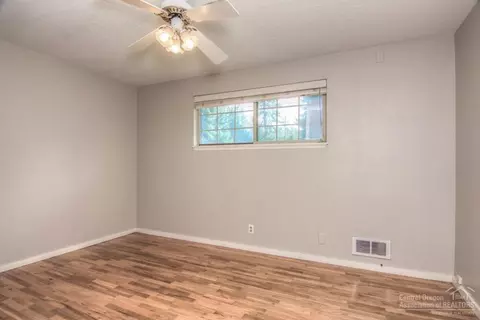 1206 NE Burnside Ave, Bend, OR 97701 photo 16
