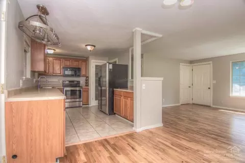 1206 NE Burnside Ave, Bend, OR 97701 photo 6