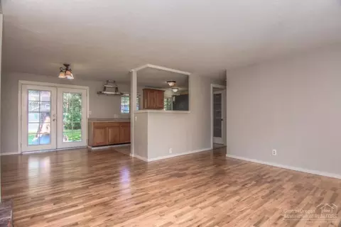 1206 NE Burnside Ave, Bend, OR 97701 photo 5