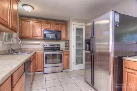1206 NE Burnside Ave, Bend, OR 97701 photo 8