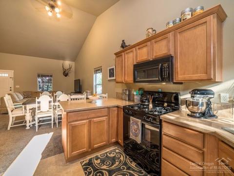 20640 Beaumont Dr, Bend, OR 97701 photo 7