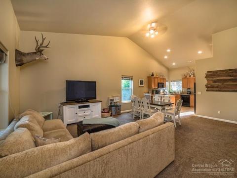 20640 Beaumont Dr, Bend, OR 97701 photo 5