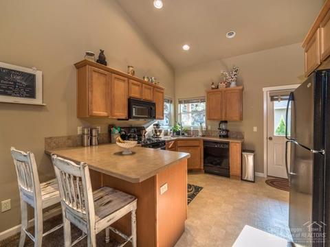 20640 Beaumont Dr, Bend, OR 97701 photo 8