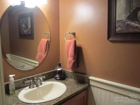 52045 Read Loop, La Pine, OR 97739 photo 17
