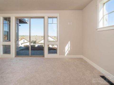 19379 Alianna Loop, Bend, OR 97702 photo 12