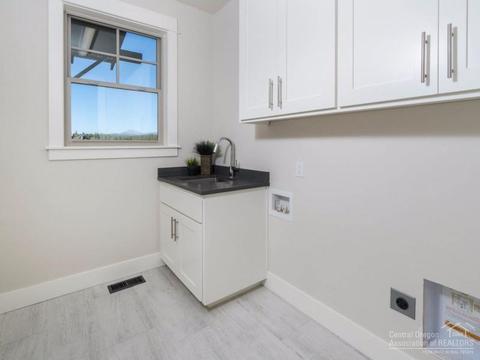 19379 Alianna Loop, Bend, OR 97702 photo 14