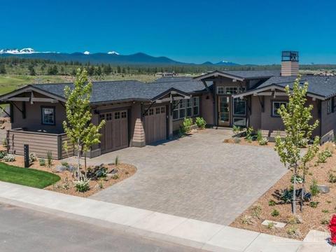 19379 Alianna Loop, Bend, OR 97702 photo 1