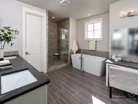 19295 Alianna Loop, Bend, OR 97703 photo 10