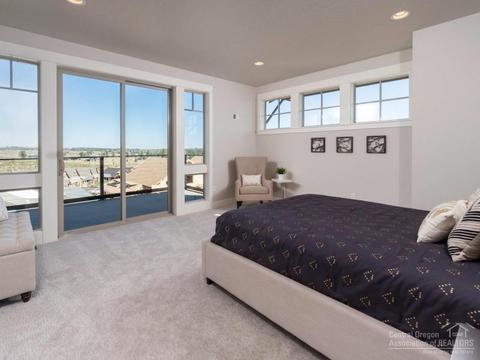 19295 Alianna Loop, Bend, OR 97703 photo 9