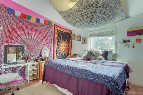 24035 Dodds Rd, Bend, OR 97701 photo 8