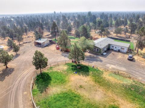 24035 Dodds Rd, Bend, OR 97701 photo 2