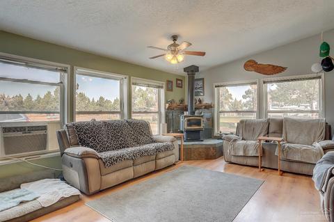 24035 Dodds Rd, Bend, OR 97701 photo 4