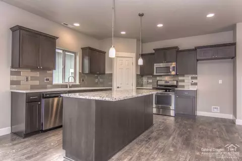 62944 NE Nolan St, Bend, OR 97701 photo 6